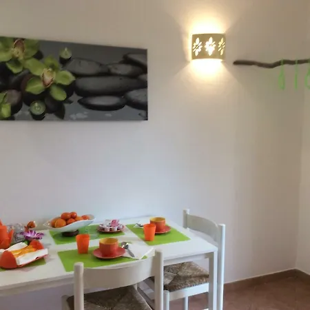 Tiffany 2 דירה *